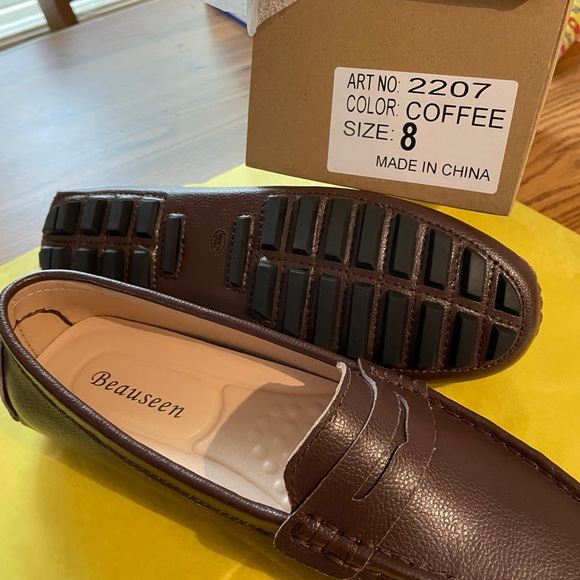 Beauseen Shoes - Brand new shoes, they were a gift. Not my style.